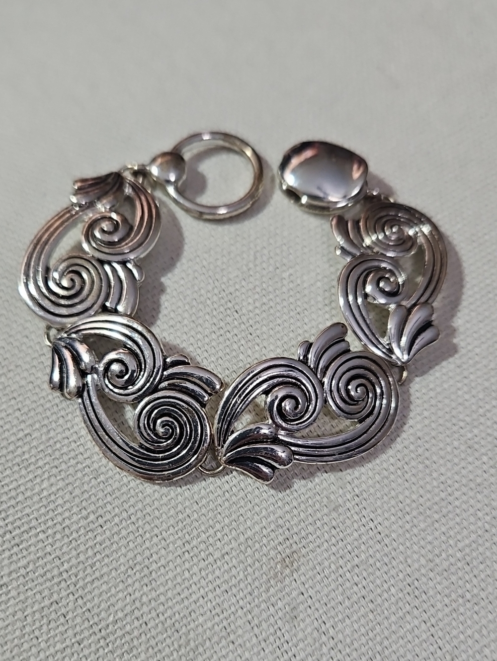 Elegant Swirl Silver Bracelet - Women's Jewelry
